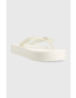 Calvin Klein Jeans Žabky BEACH SANDAL FLATFOR dámské bílá barva na platformě YW0YW01092 - Pepit.cz