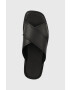 Calvin Klein Kožené pantofle CRISS CROSS SANDAL LTH pánské černá barva HM0HM00950 - Pepit.cz