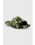 Crocs Pantofle Classic Spray Camo Slide pánské zelená barva 208252 - Pepit.cz