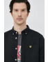 Lyle & Scott Bavlněné tričko černá barva regular s límečkem button-down - Pepit.cz