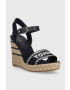 Tommy Hilfiger Sandály SEASONAL WEBBING WEDGE dámské tmavomodrá barva na platformě FW0FW07088 - Pepit.cz