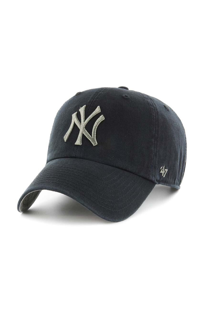 47brand Bavlněná baseballová čepice MLB New York Yankees černá barva s aplikací - Pepit.cz