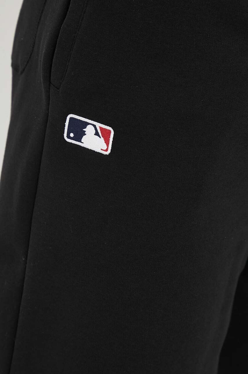 47brand Kraťasy MLB New York Yankees pánské černá barva - Pepit.cz