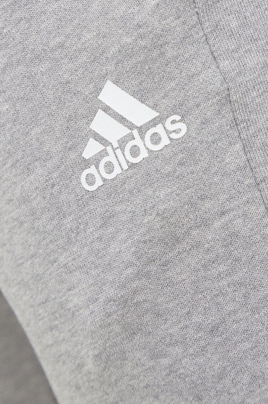 adidas Bavlněné tepláky šedá barva s potiskem - Pepit.cz