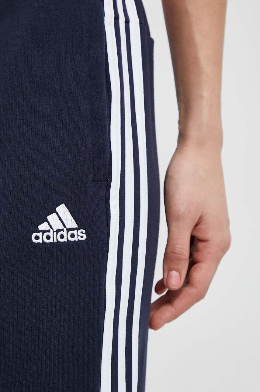 adidas Bavlněné tepláky tmavomodrá barva - Pepit.cz