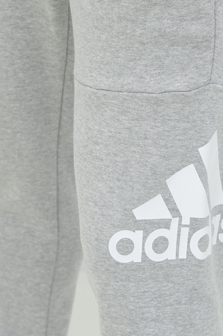 adidas Bavlněné tepláky černá barva s potiskem - Pepit.cz