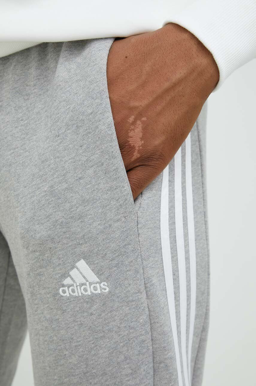 adidas Bavlněné tepláky šedá barva - Pepit.cz