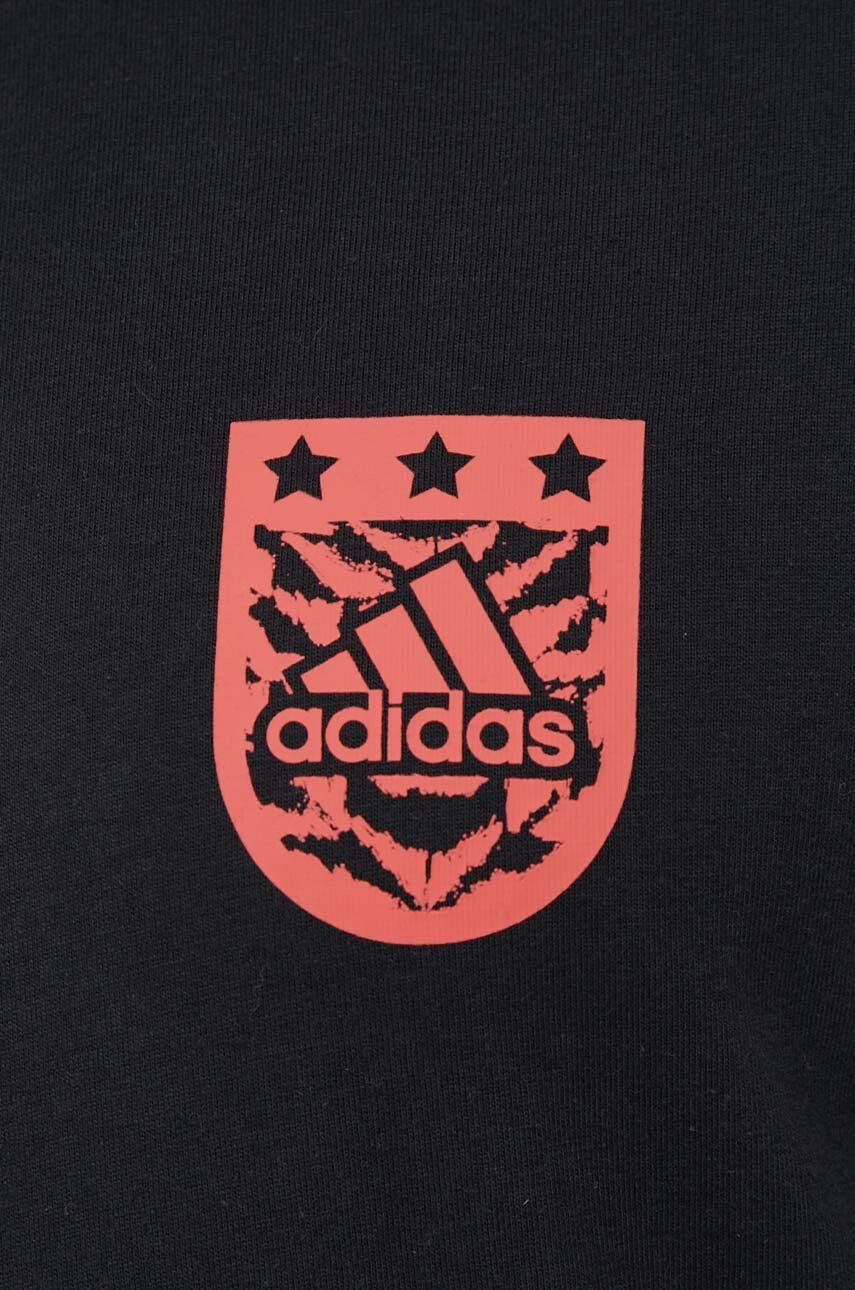 adidas Bavlněné tričko černá barva s potiskem - Pepit.cz