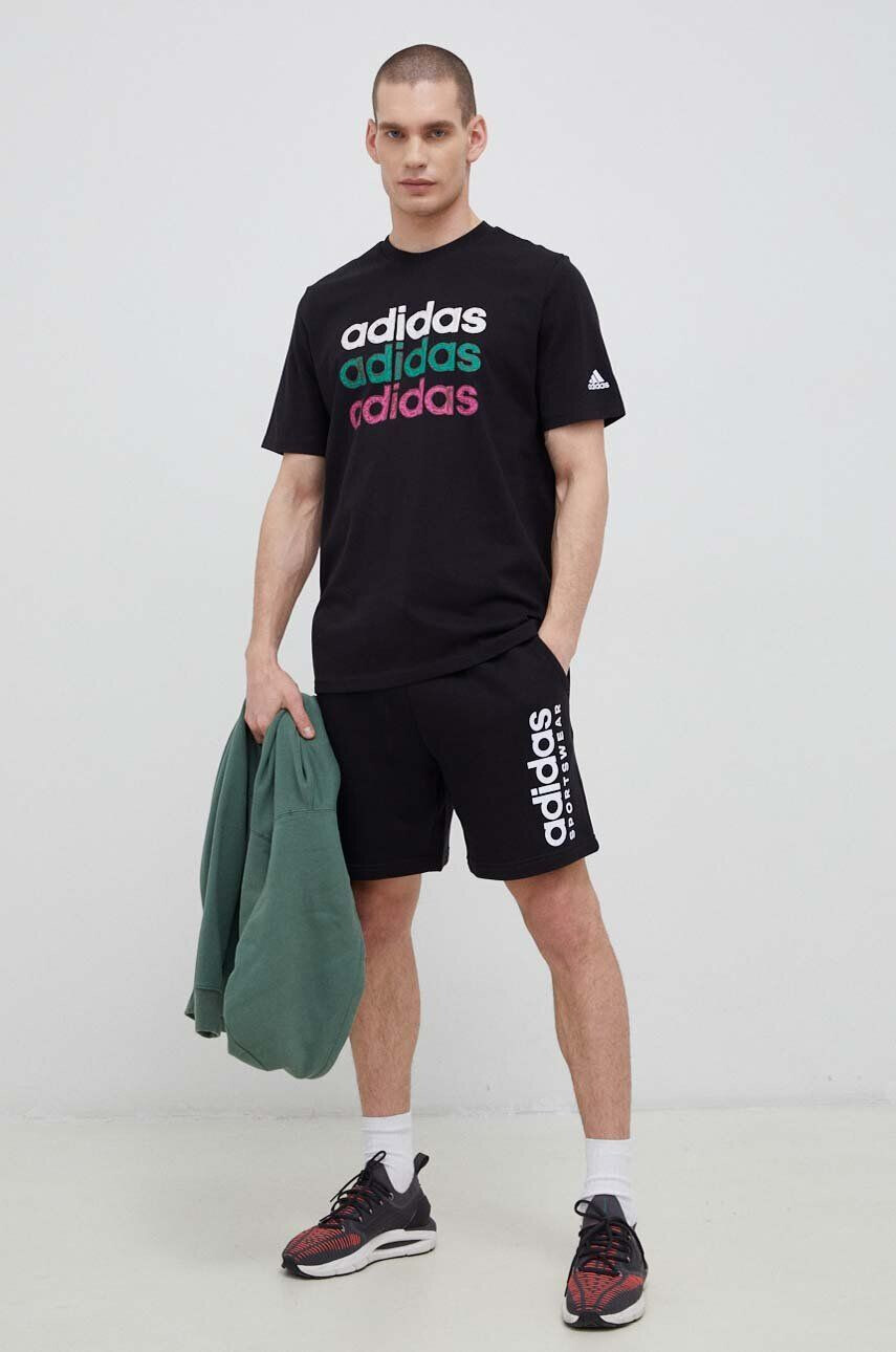 adidas Bavlněné tričko černá barva s aplikací - Pepit.cz