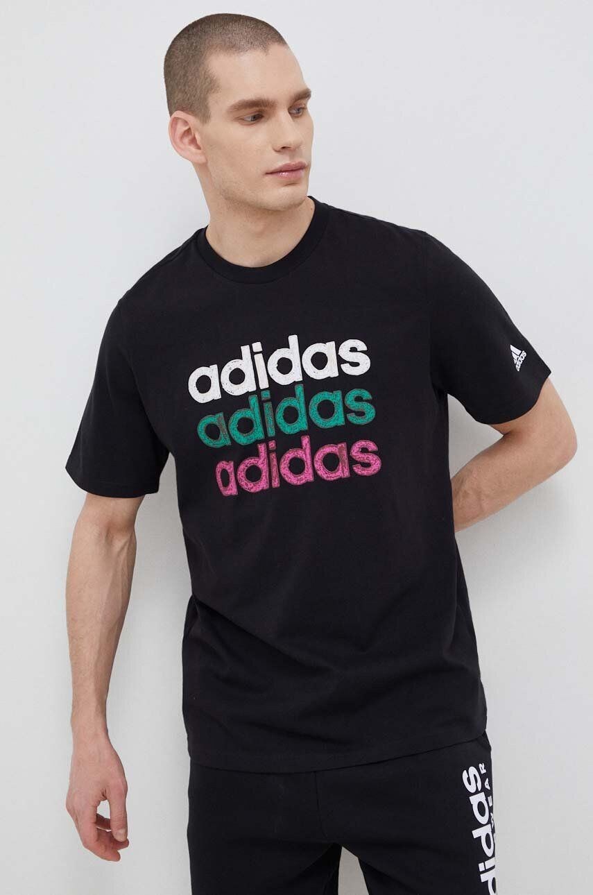 adidas Bavlněné tričko černá barva s aplikací - Pepit.cz