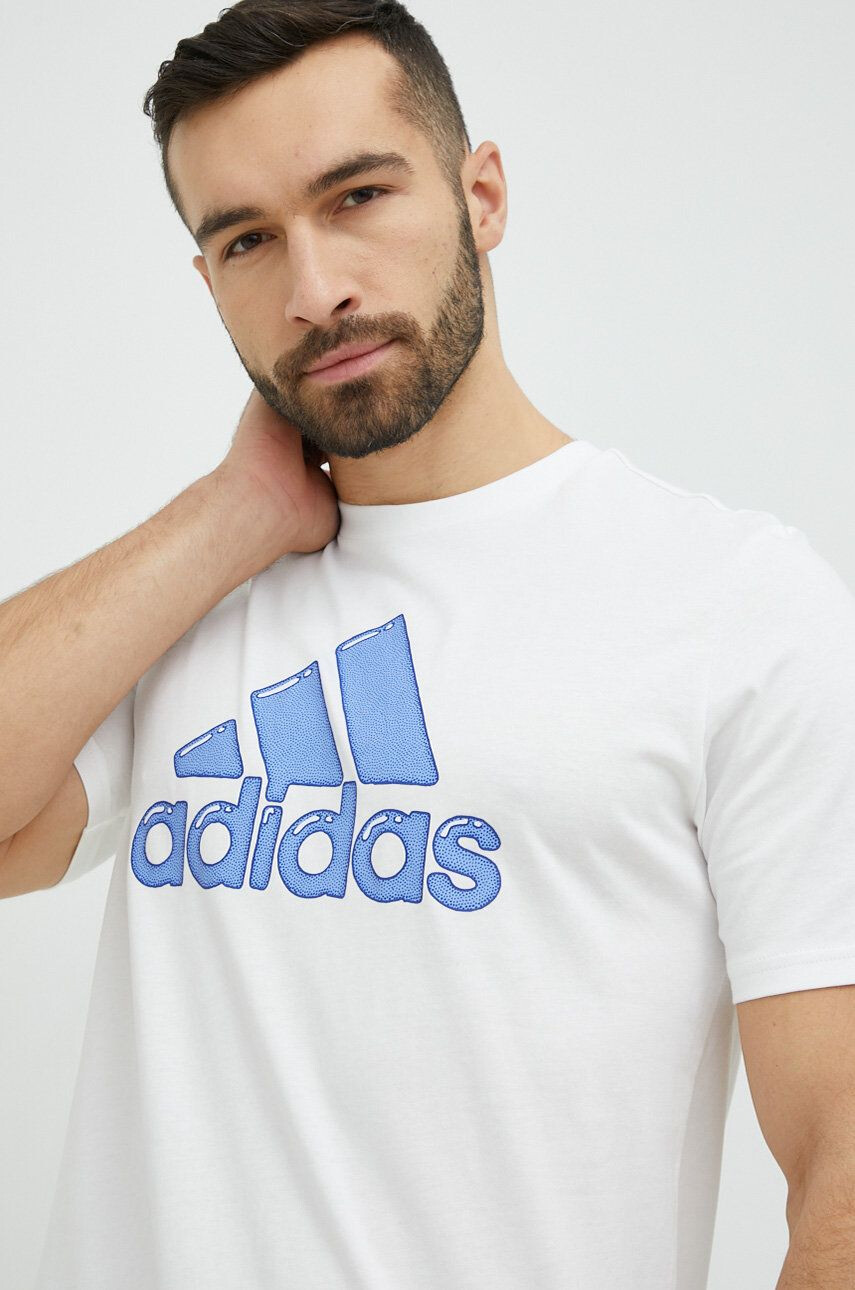 adidas Bavlněné tričko bílá barva s potiskem - Pepit.cz