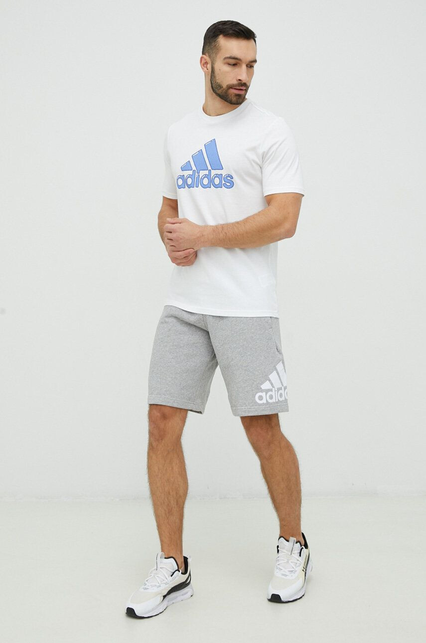 adidas Bavlněné tričko bílá barva s potiskem - Pepit.cz