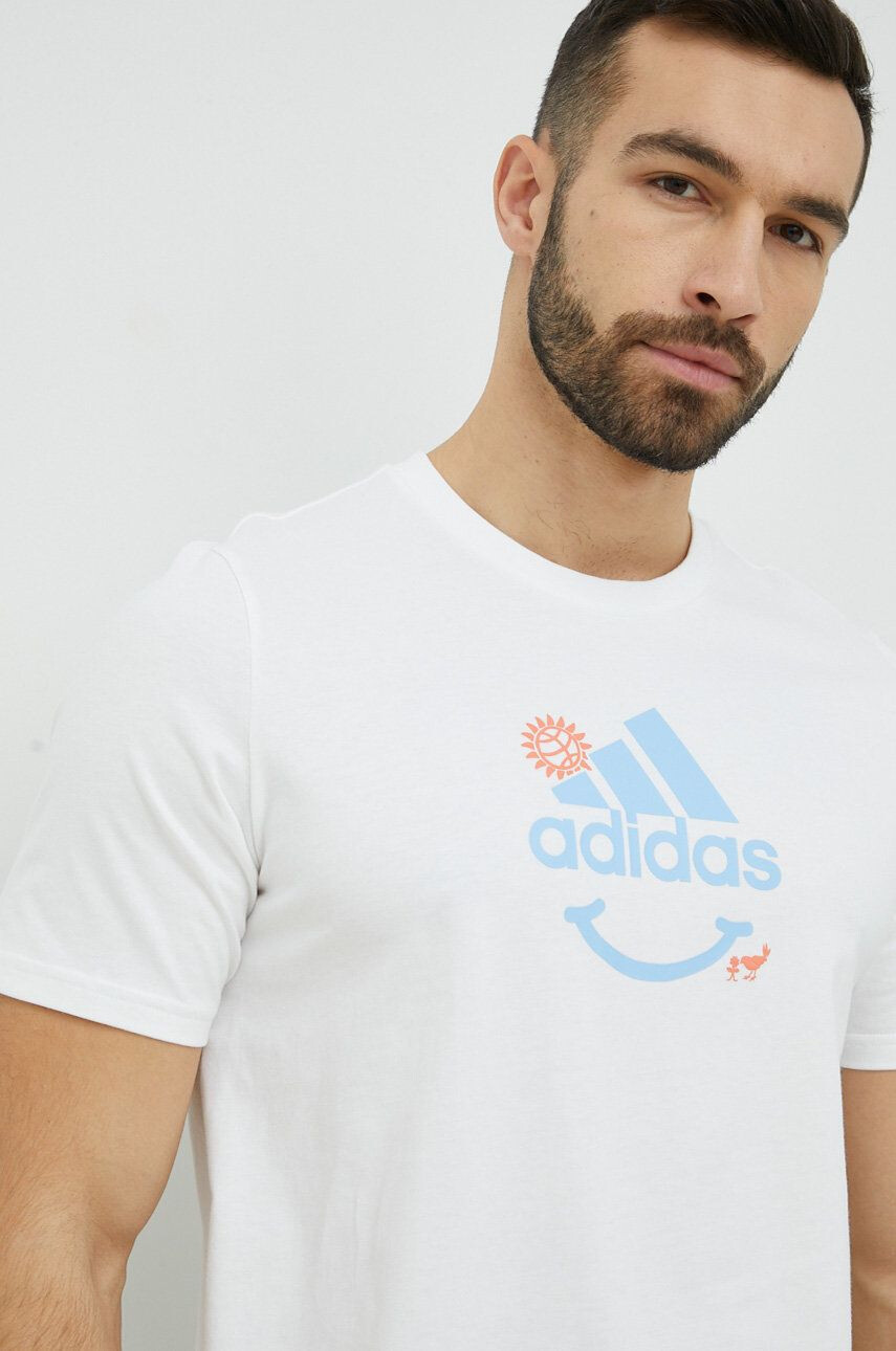 adidas Bavlněné tričko bílá barva s potiskem - Pepit.cz