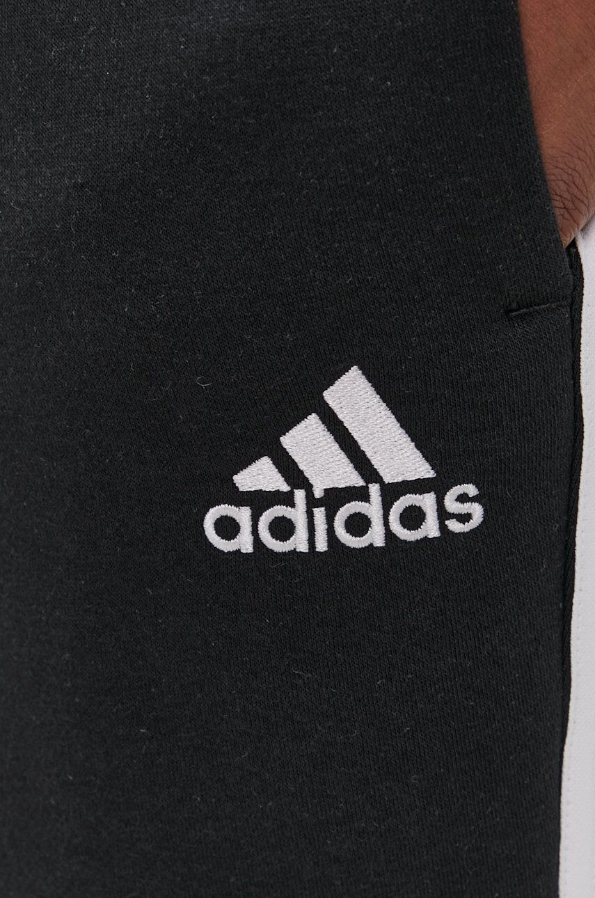 adidas Kalhoty GK8821 pánské černá barva s aplikací - Pepit.cz