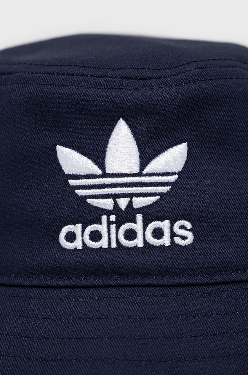 adidas Originals Bavlněná čepice tmavomodrá barva - Pepit.cz