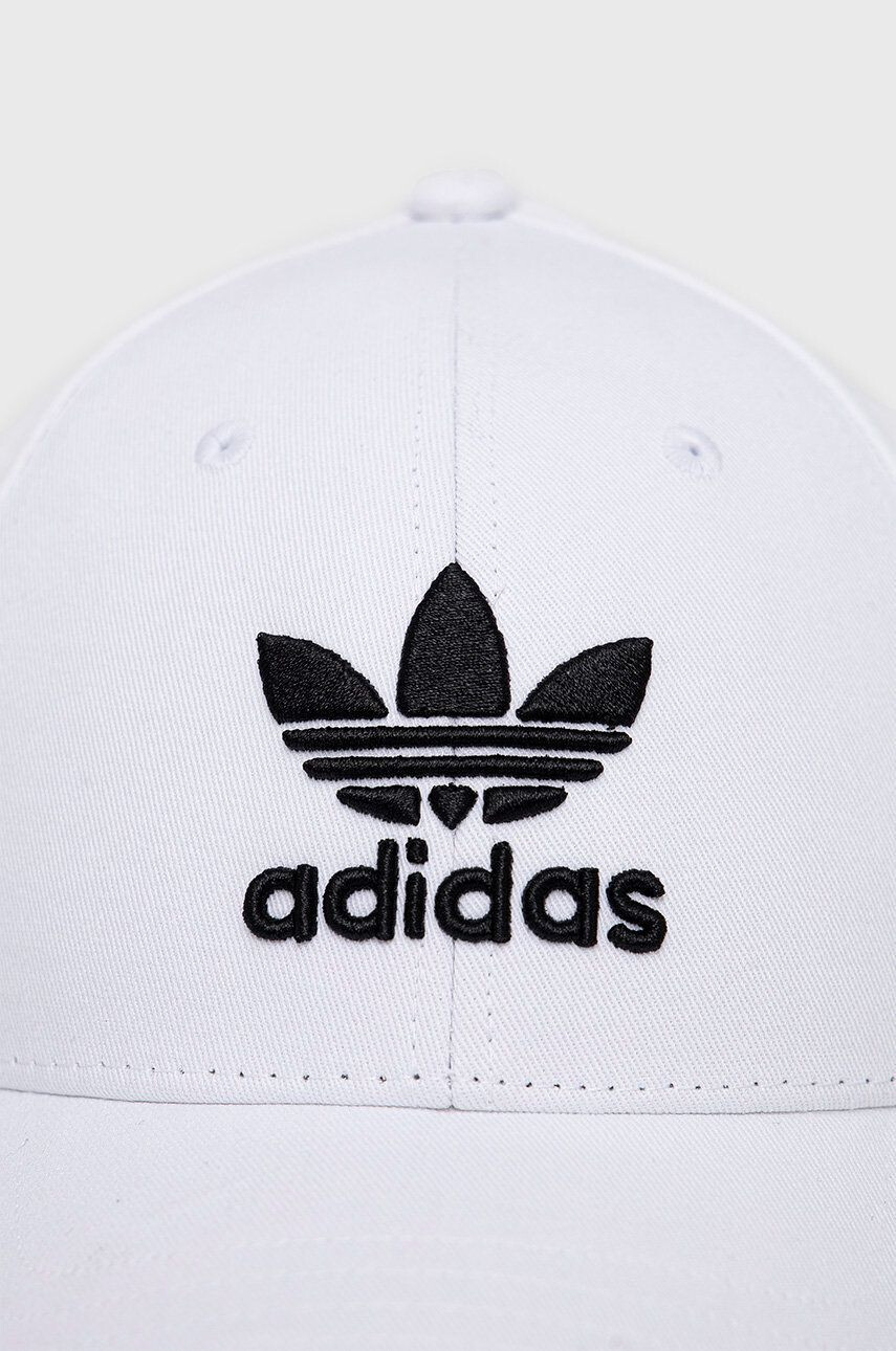 adidas Originals Bavlněná baseballová čepice bílá barva s aplikací - Pepit.cz