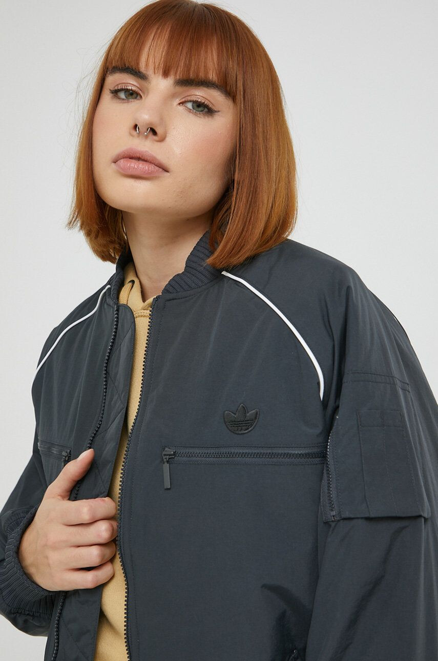 adidas Originals Bomber bunda šedá barva přechodná - Pepit.cz