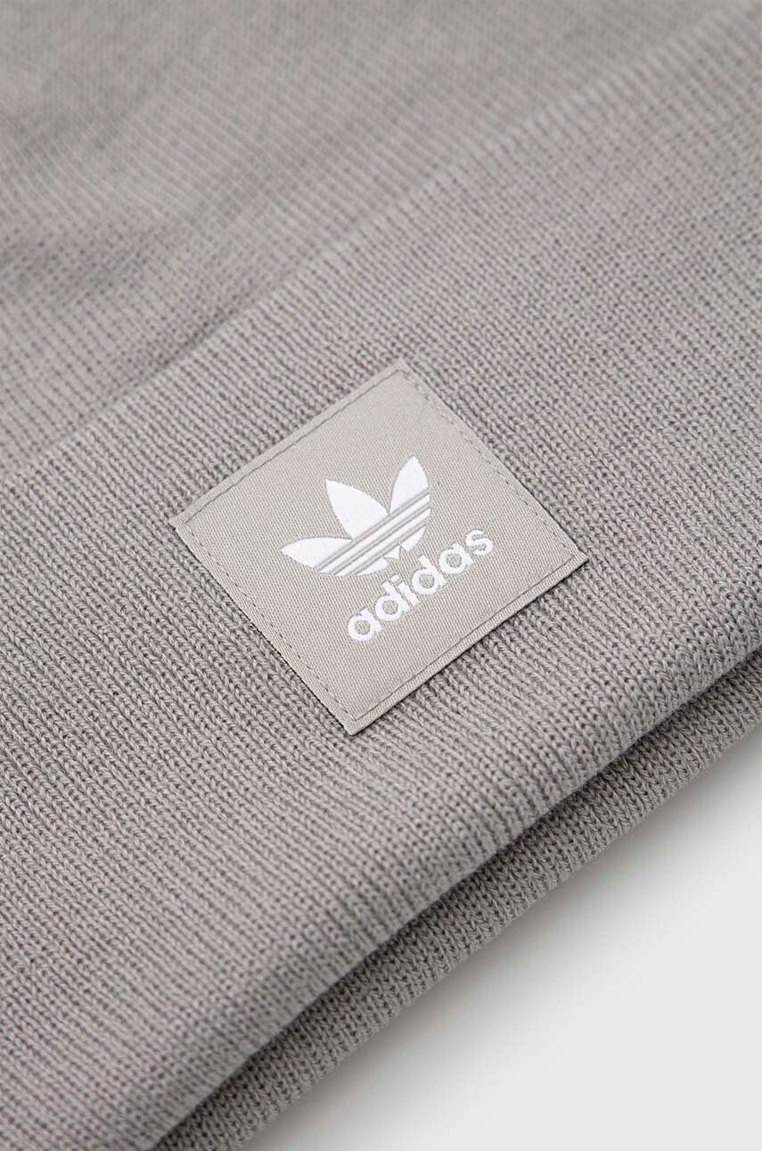 adidas Originals Čepice šedá barva z tenké pleteniny - Pepit.cz