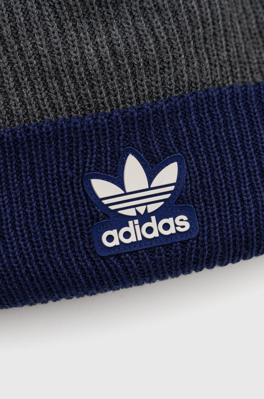 adidas Originals Čepice H35512 tmavomodrá barva - Pepit.cz