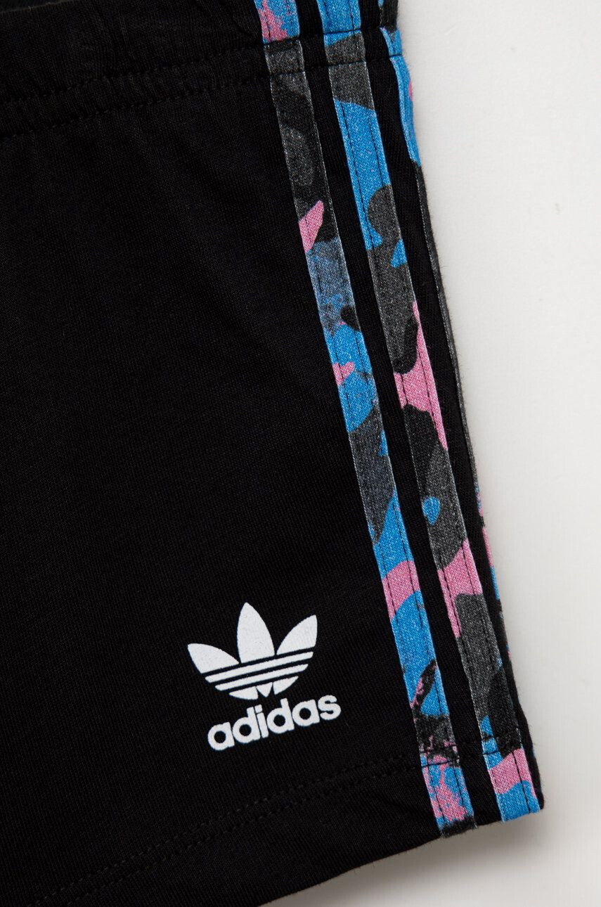 adidas Originals Dětská bavlněná souprava černá barva - Pepit.cz