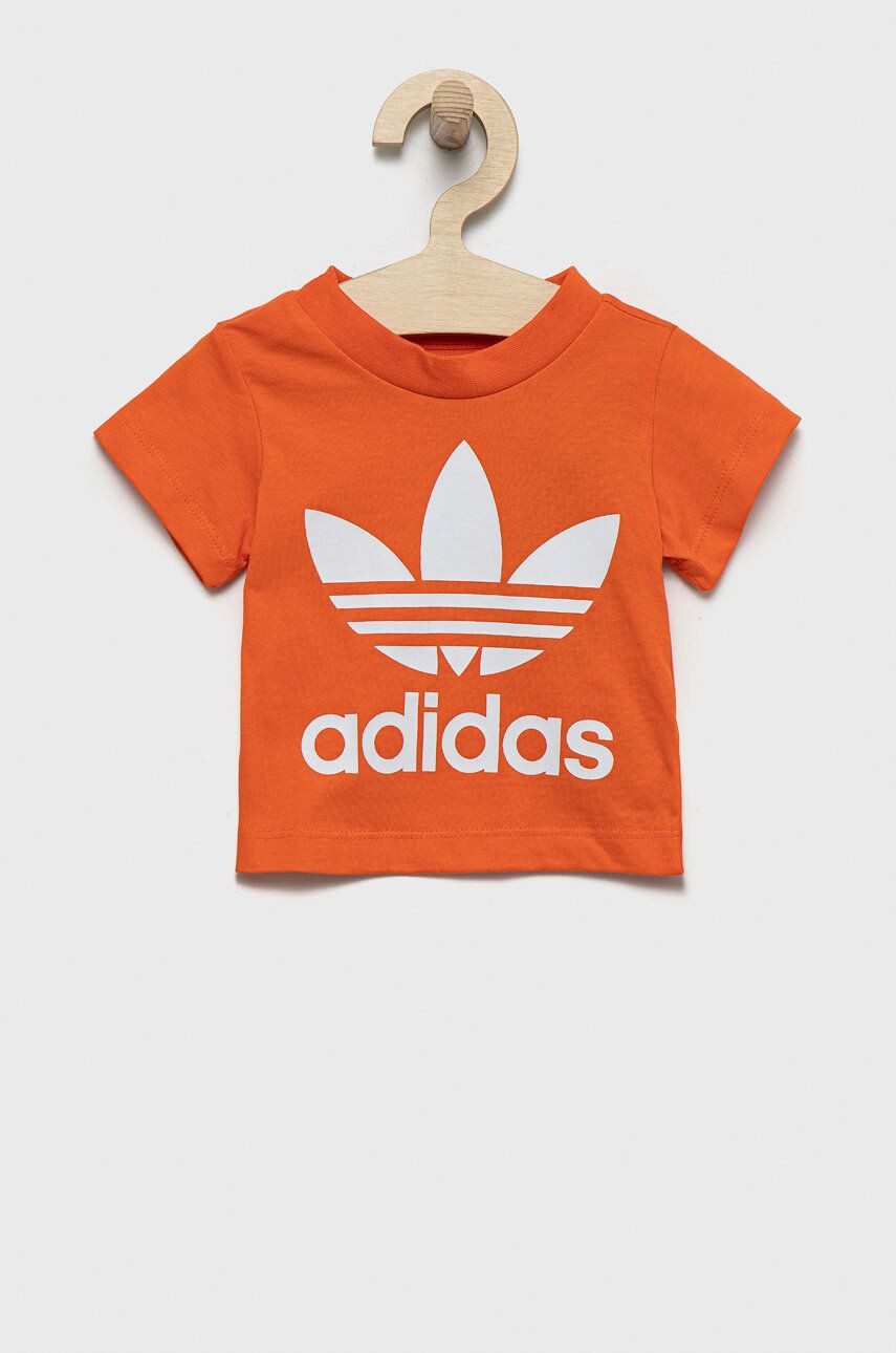 adidas Originals Dětské bavlněné tričko oranžová barva s potiskem - Pepit.cz