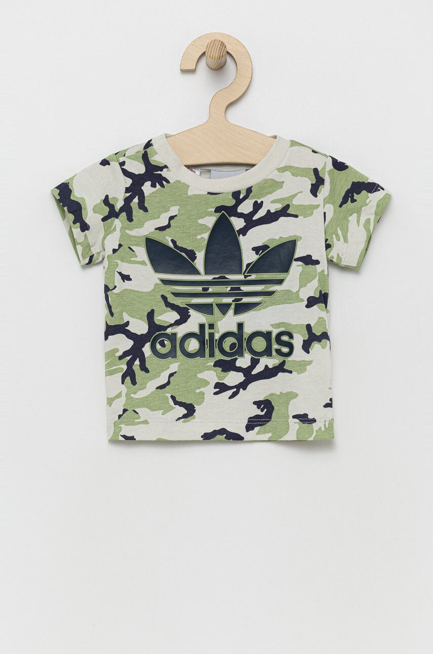 adidas Originals Dětské bavlněné tričko HE6924 zelená barva s potiskem - Pepit.cz