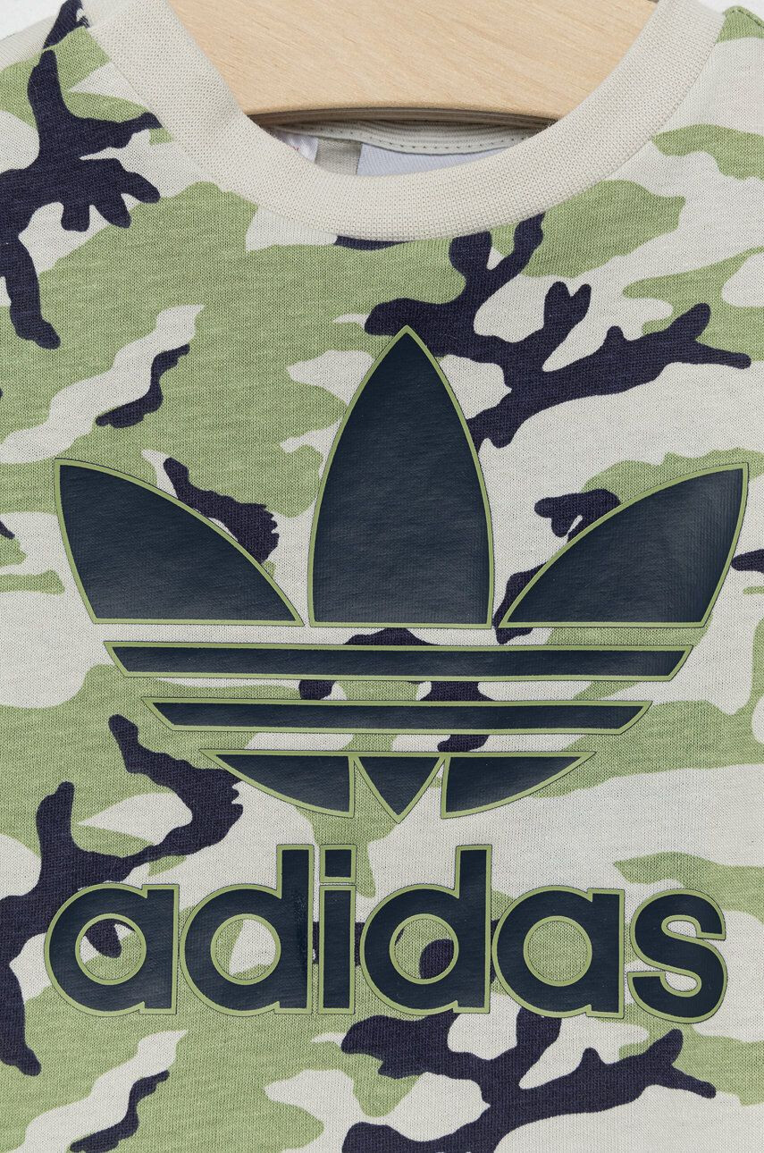 adidas Originals Dětské bavlněné tričko HE6924 zelená barva s potiskem - Pepit.cz