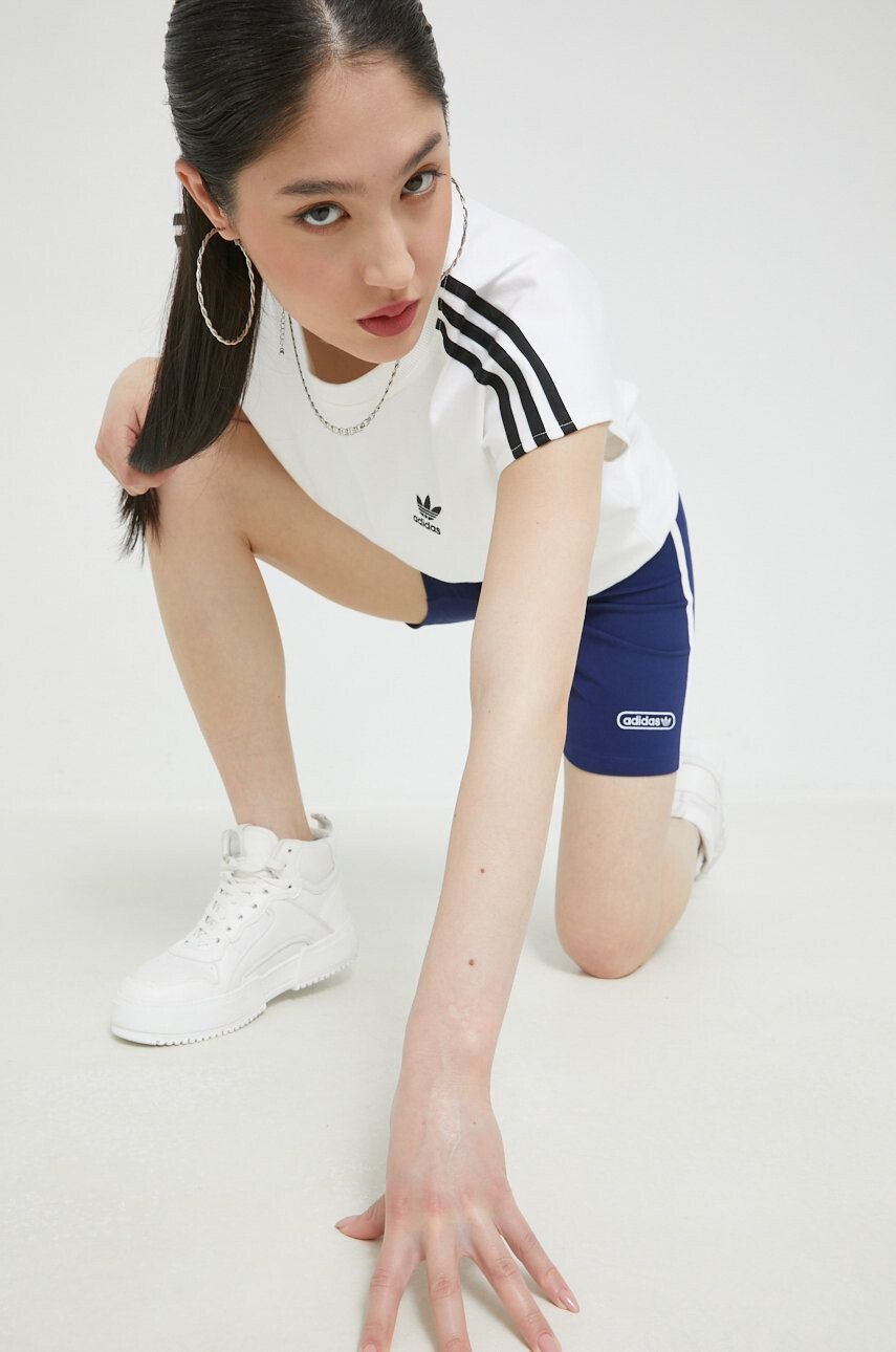 adidas Originals Kraťasy dámské tmavomodrá barva s aplikací high waist - Pepit.cz