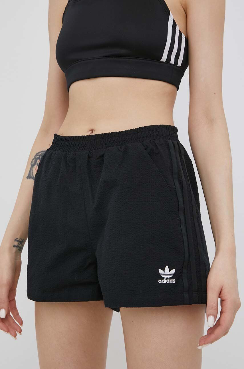 adidas Originals Kraťasy Adicolor HC0628 dámské červená barva hladké high waist - Pepit.cz