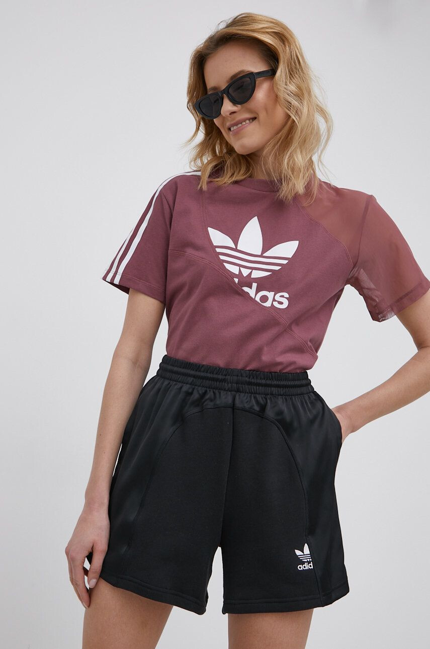 adidas Originals Kraťasy Adicolor HC7036 dámské černá barva hladké high waist HC7036-BLACK - Pepit.cz