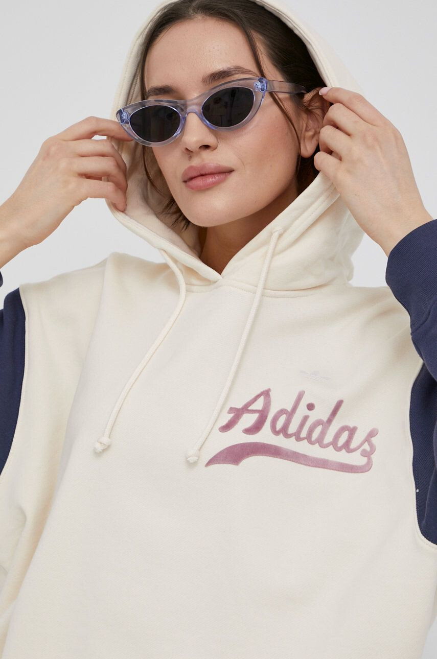 adidas Originals Mikina HD9782 dámská béžová barva s aplikací - Pepit.cz