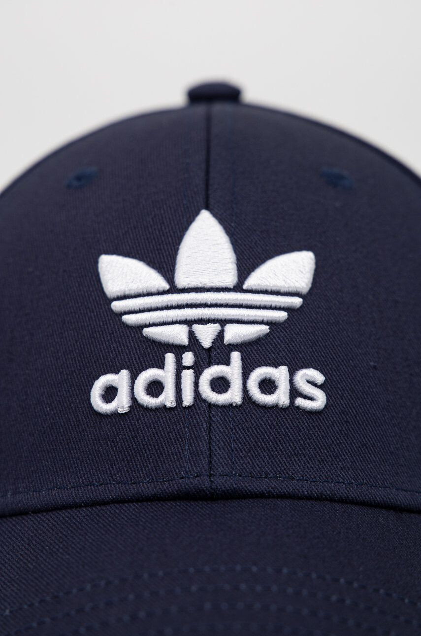 adidas Originals Čepice tmavomodrá barva s aplikací - Pepit.cz