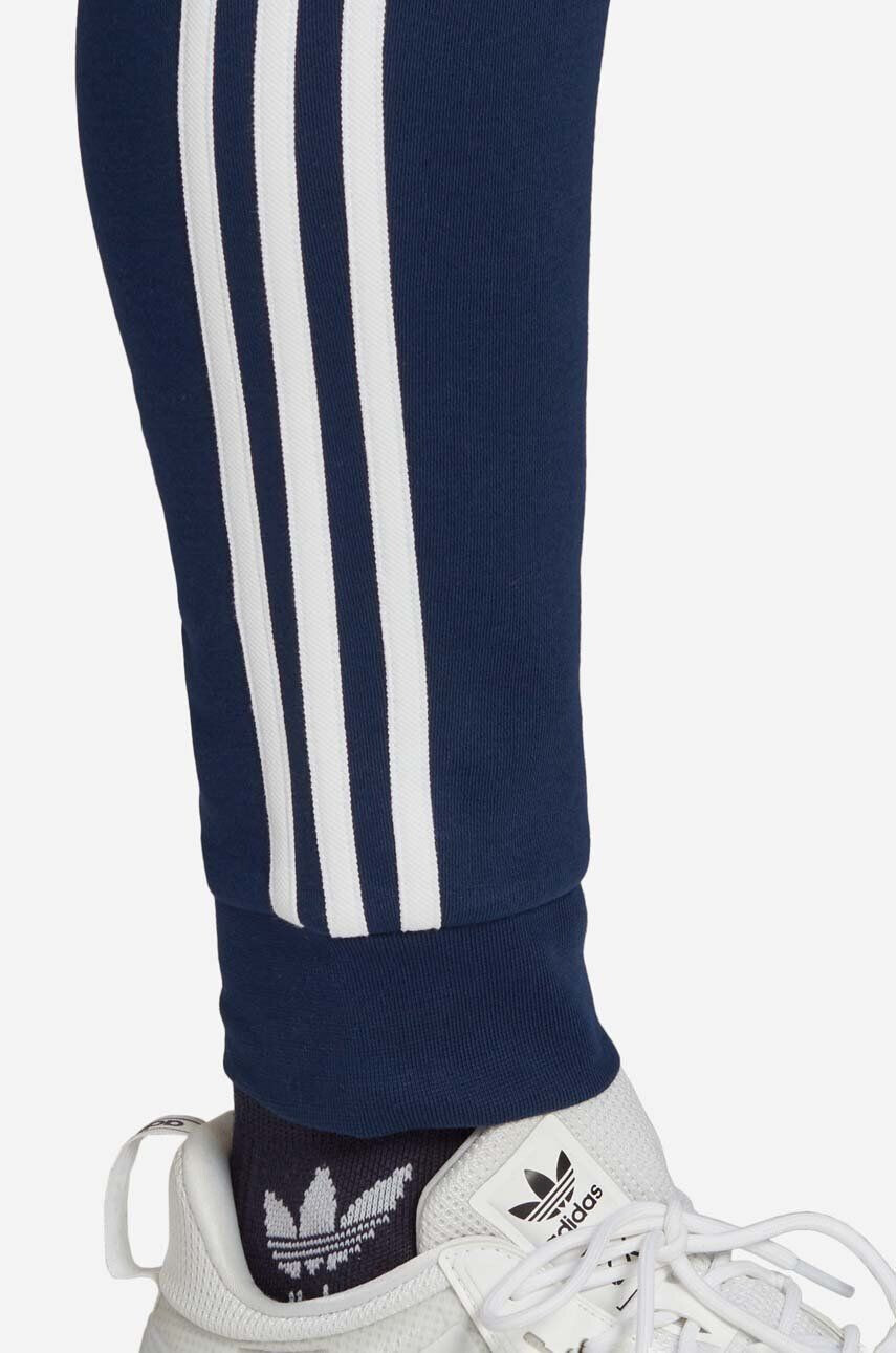 adidas Originals Tepláky tmavomodrá barva s aplikací IB1418-navy - Pepit.cz