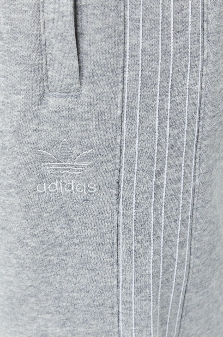 adidas Originals Tepláky pánské šedá barva s aplikací - Pepit.cz