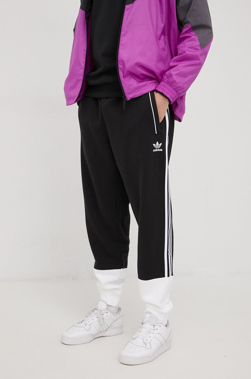 adidas Originals Tepláky dámské černá barva hladké HM1837-BLACK - Pepit.cz