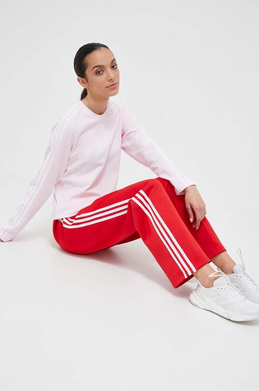 adidas Originals Tepláky červená barva s aplikací - Pepit.cz