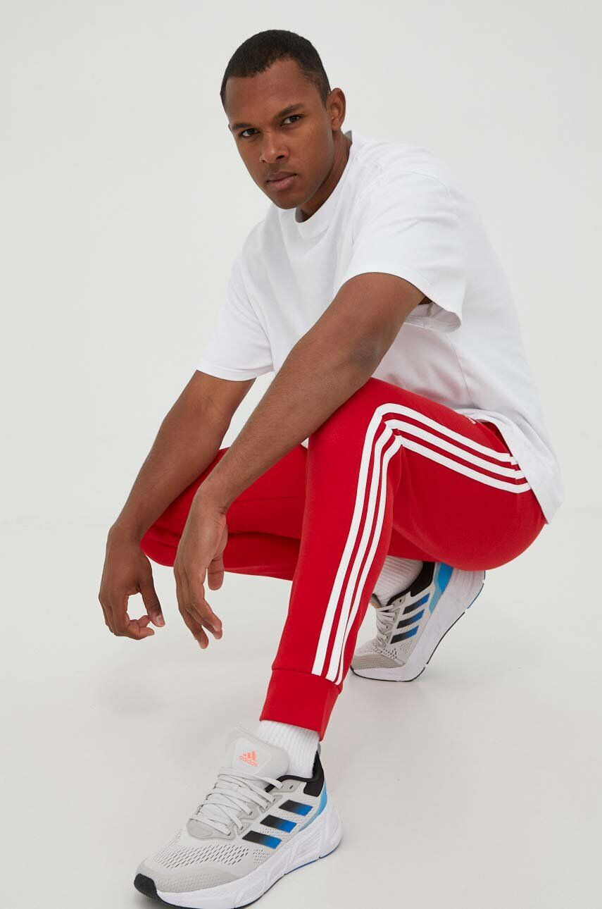 adidas Originals Tepláky Adicolor Classics 3-Stripes Pants červená barva s aplikací IM2111 - Pepit.cz