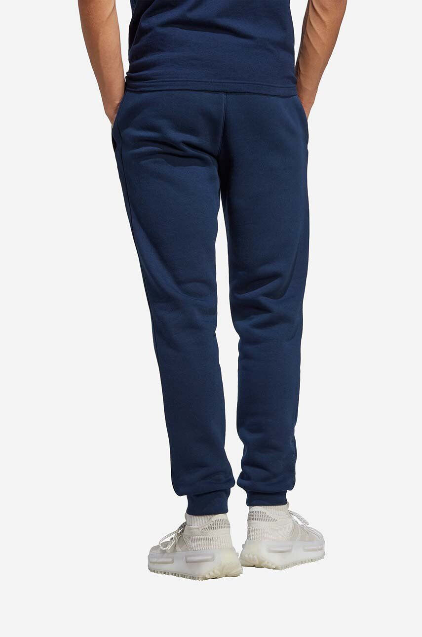 adidas Originals Tepláky Trefoil Essentials Pants tmavomodrá barva hladké IA4835-navy - Pepit.cz