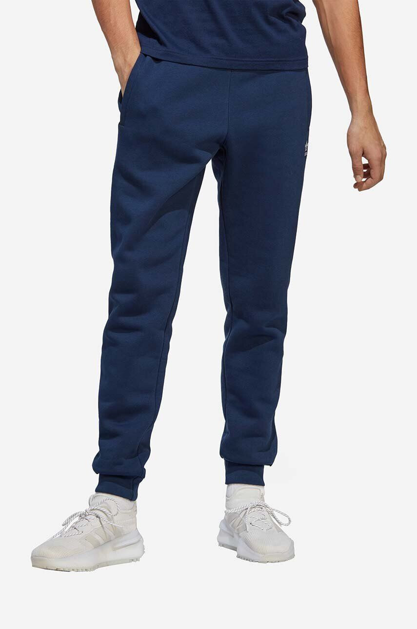 adidas Originals Tepláky Trefoil Essentials Pants tmavomodrá barva hladké IA4835-navy - Pepit.cz