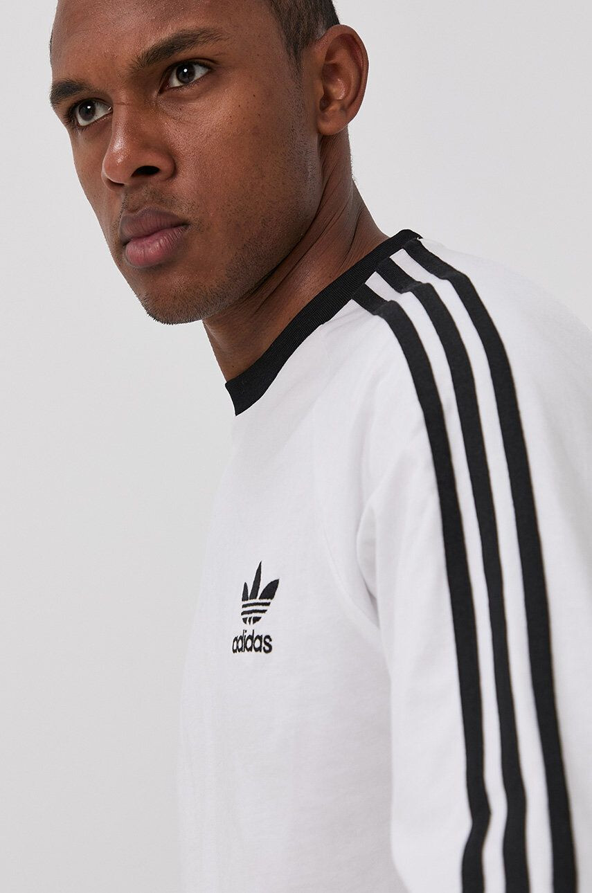 adidas Originals Tričko s dlouhým rukávem GN3477 pánské bílá barva hladké GN3477-WHITE - Pepit.cz