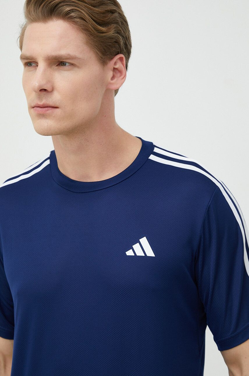 adidas Performance Tréninkové tričko Training Essentials tmavomodrá barva s aplikací - Pepit.cz