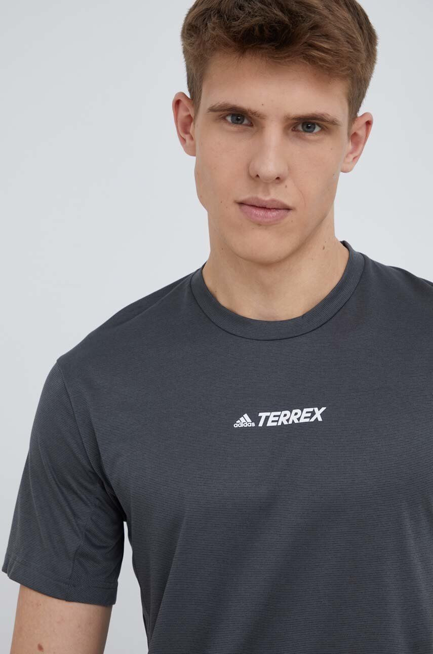 adidas TERREX Sportovní tričko Multi H53382 šedá barva s potiskem - Pepit.cz