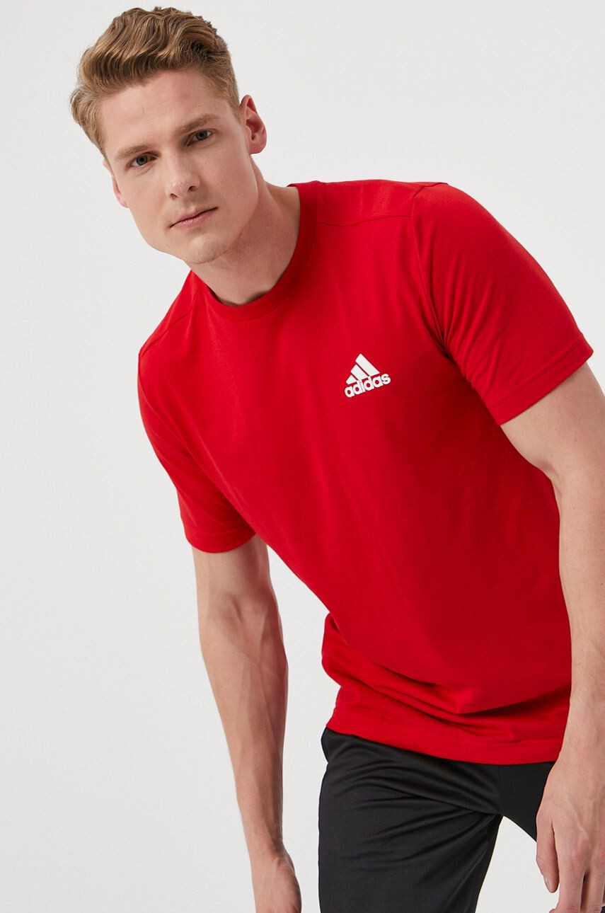 adidas Tréninkové tričko GT5552 červená barva hladký - Pepit.cz