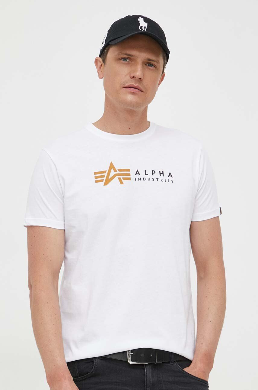 Alpha Industries Bavlněné tričko T 118502 09 bílá barva s potiskem 118502.09-white - Pepit.cz