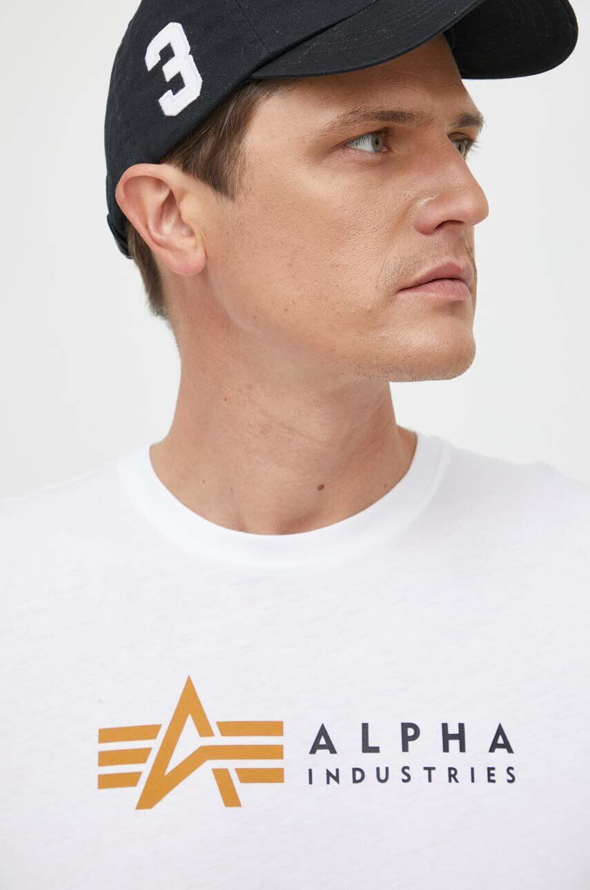 Alpha Industries Bavlněné tričko T 118502 09 bílá barva s potiskem 118502.09-white - Pepit.cz