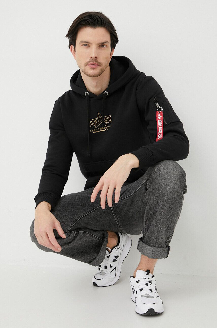 Alpha Industries Mikina pánská černá barva s kapucí s potiskem 106332.03-Black - Pepit.cz