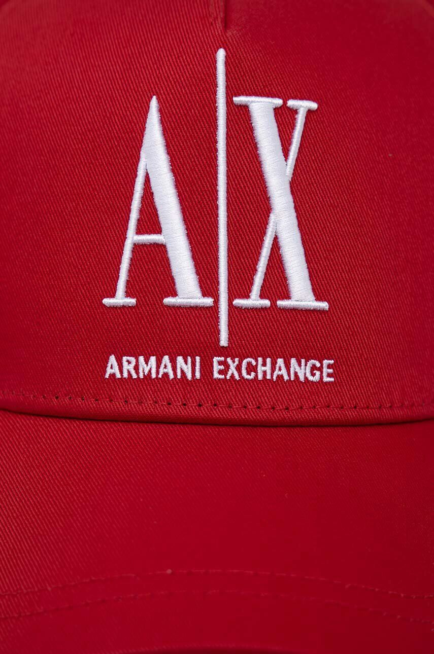 Armani Exchange Bavlněná čepice červená barva s aplikací - Pepit.cz