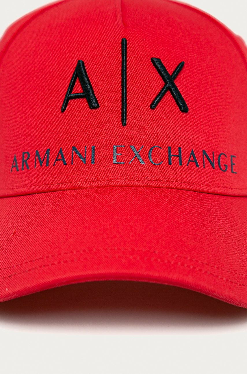 Armani Exchange Čepice červená barva s aplikací - Pepit.cz