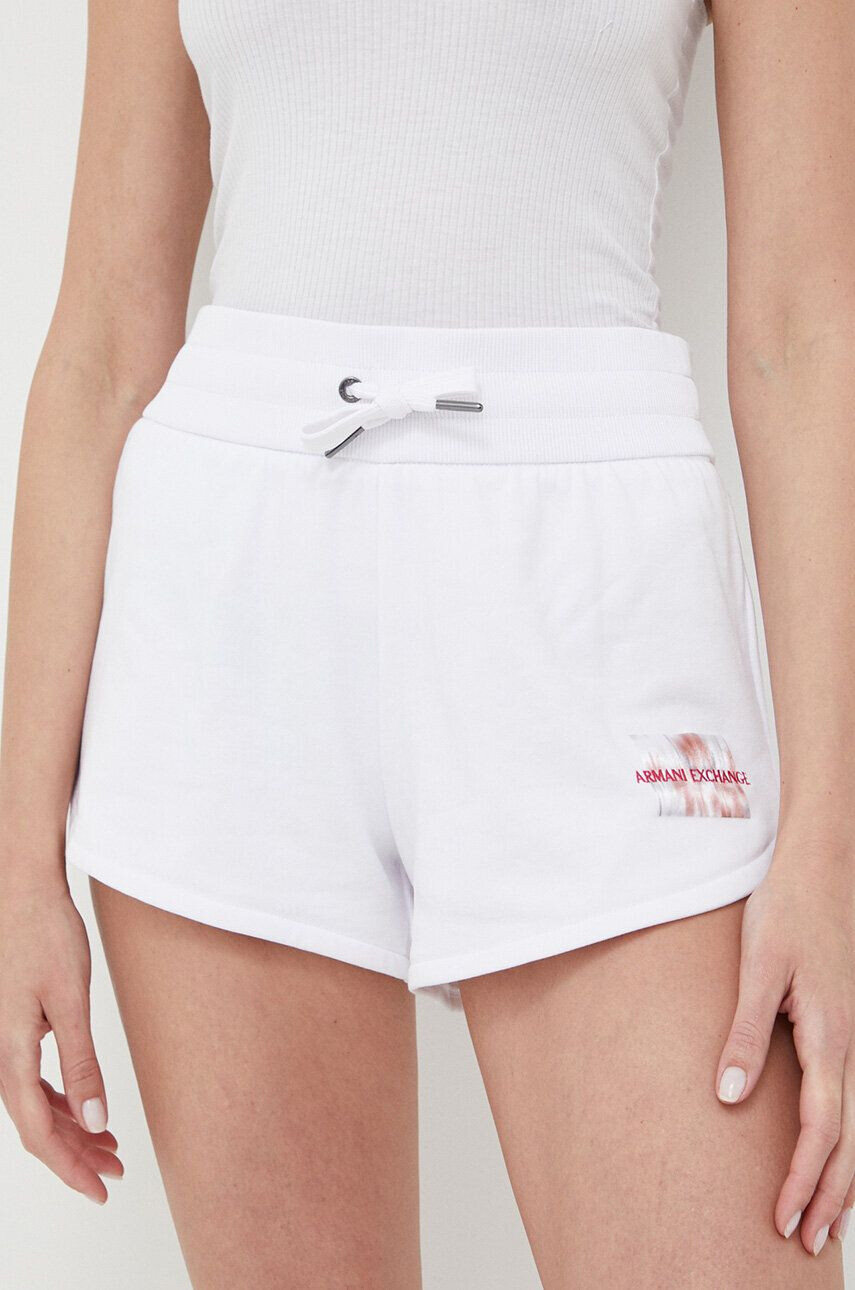 Armani Exchange Kraťasy dámské bílá barva hladké high waist - Pepit.cz