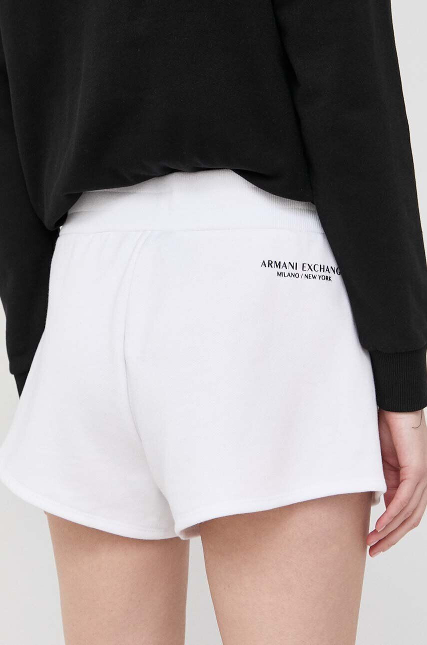 Armani Exchange Kraťasy dámské bílá barva hladké high waist - Pepit.cz